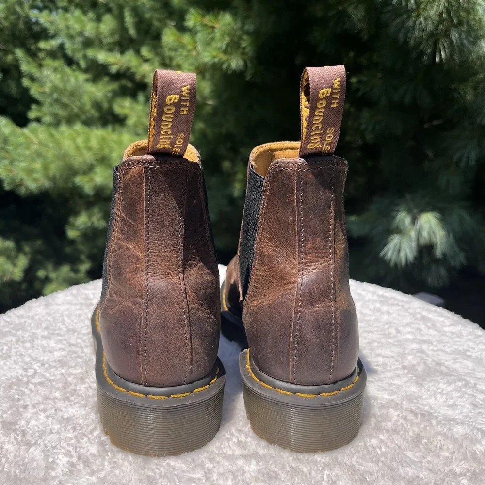 Dr Martens 2976 Chelsea Boot Mens 9 Yellow Stitch Crazy Horse Leather Distressed